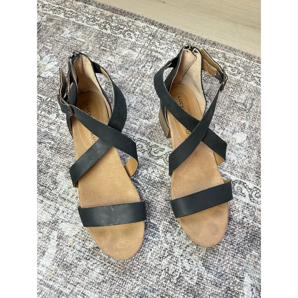 Lucky Brand Pydrina Black Leather Sandals 8.5 M Block Heel Strappy‎ Zipper Back